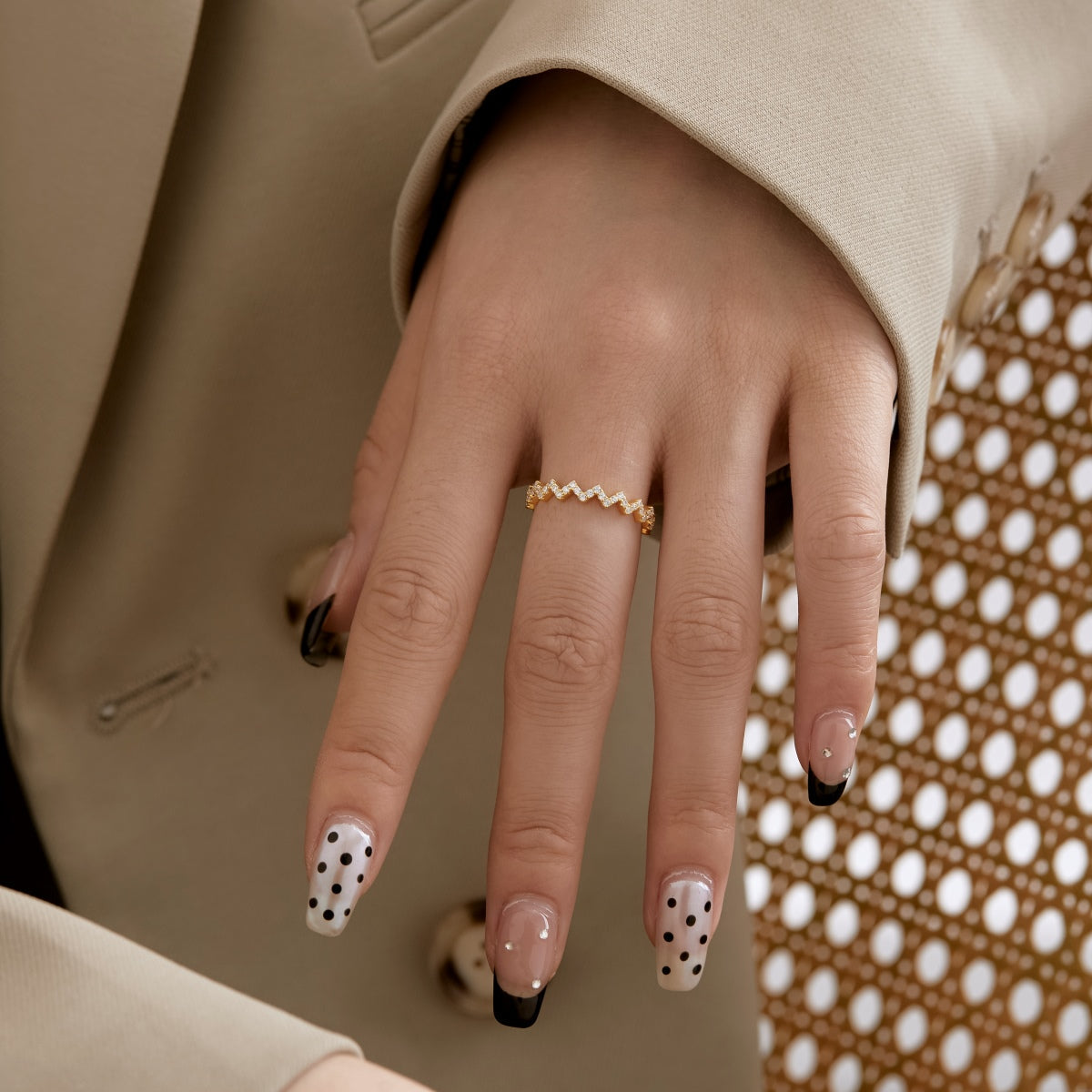 Pomuse Delicate Enchanting Wave Shape Daily Ring