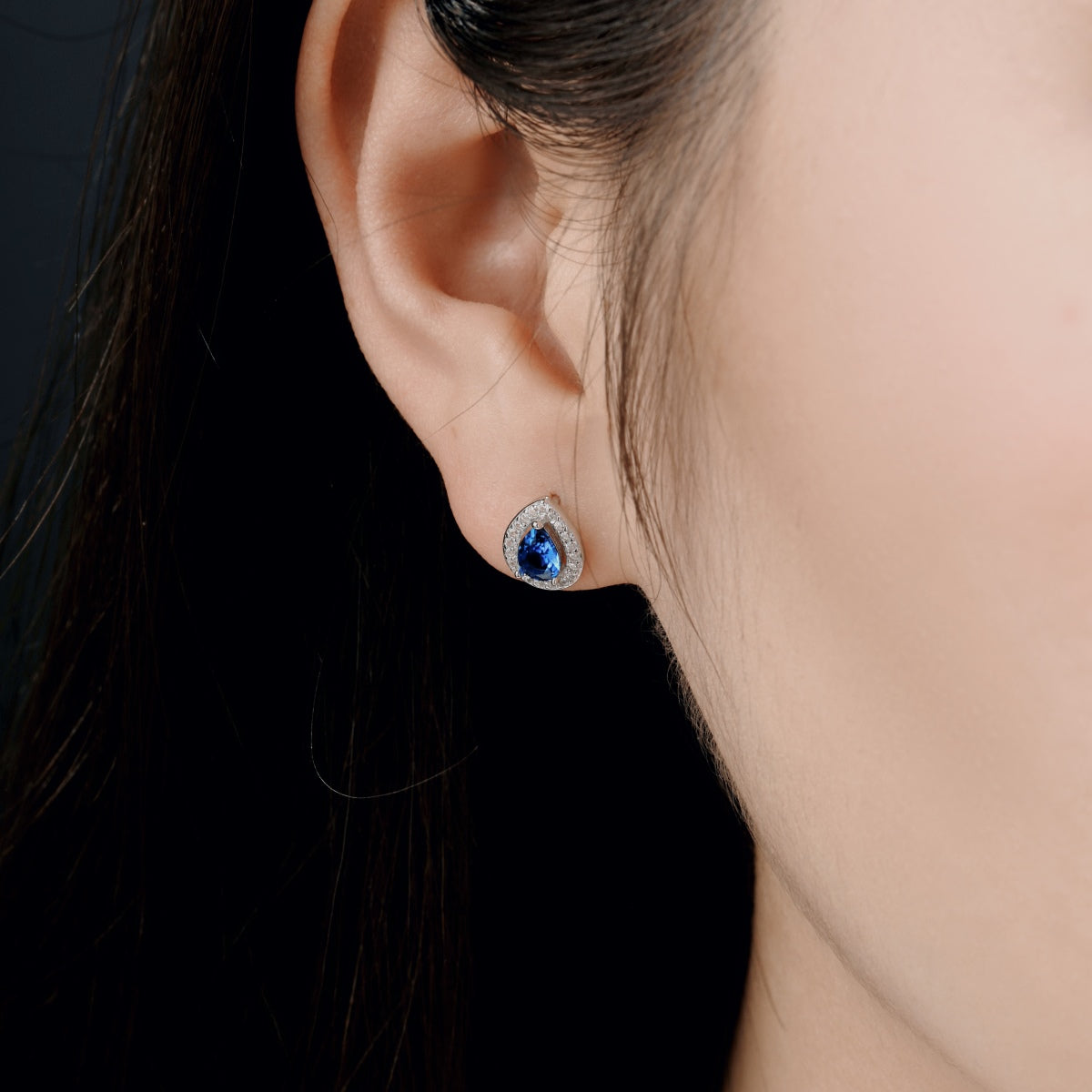 Pomuse Luxurious Water Drop Shape Earrings