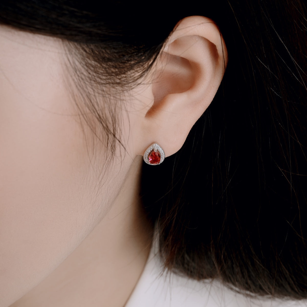 Pomuse Luxurious Water Drop Shape Earrings