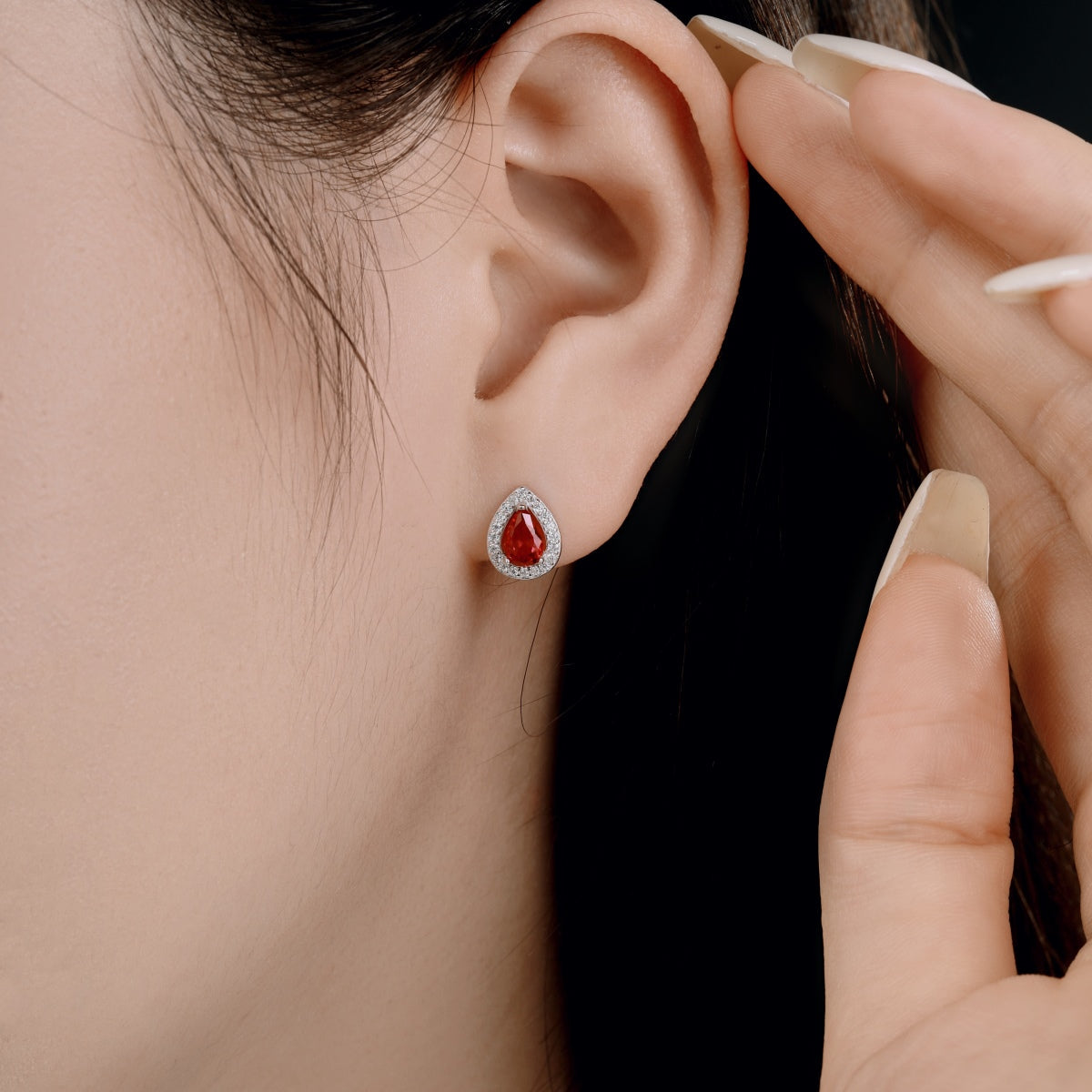 Pomuse Luxurious Water Drop Shape Earrings