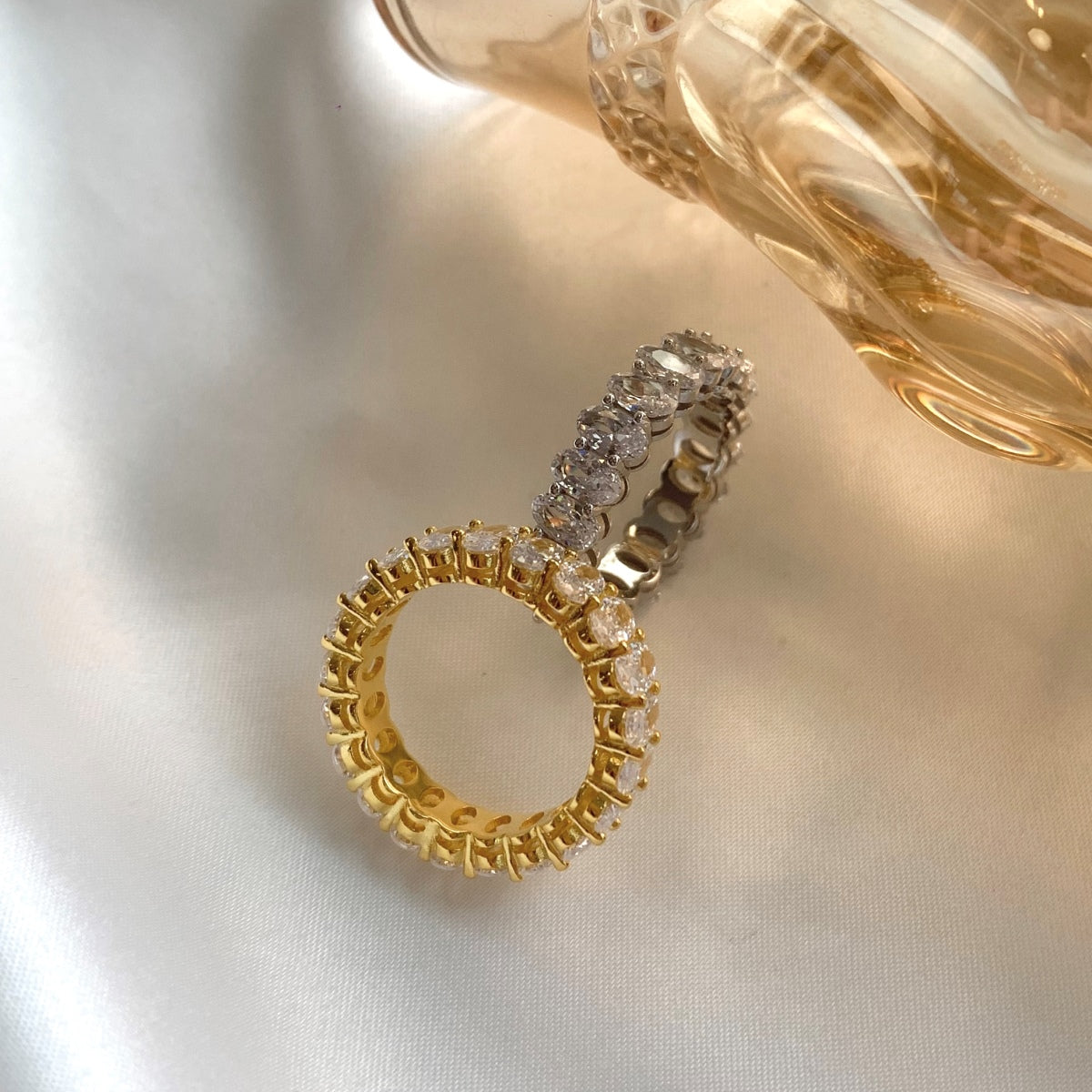 Pomuse Ornate Oval Cut Tennis Ring