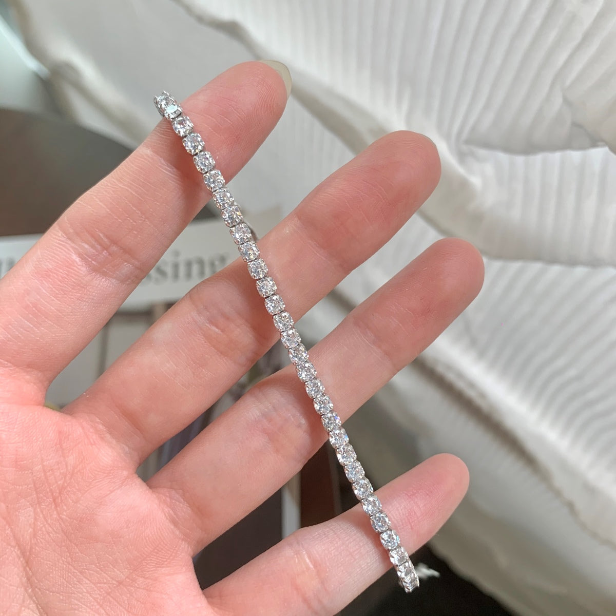 Pomuse Sparkling Round Cut Daily Bracelet