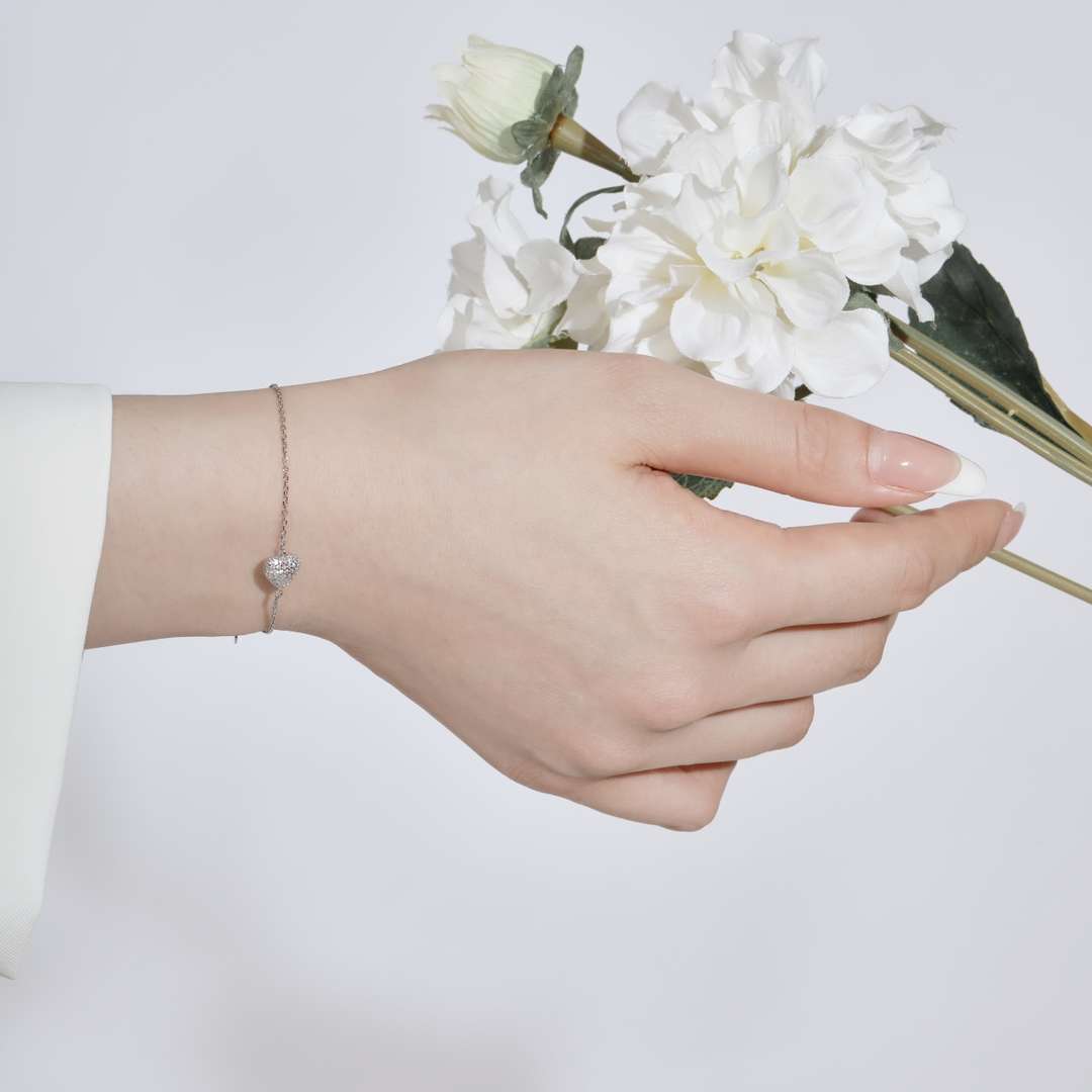 Pomuse – Sanftes und vielseitiges Armband in Herzform