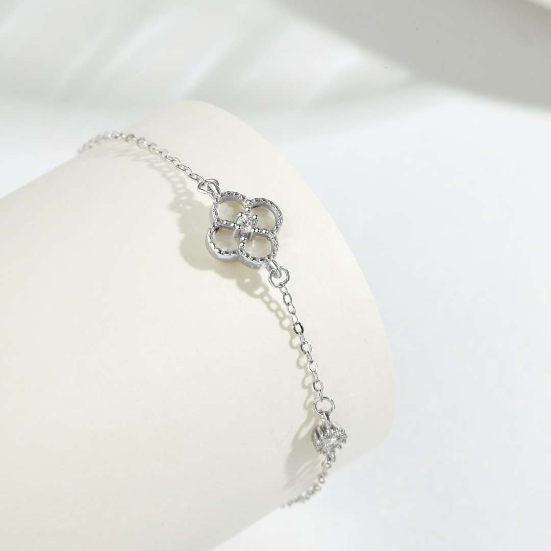 Pomuse Zartes vierblättriges Kleeblatt-Armband