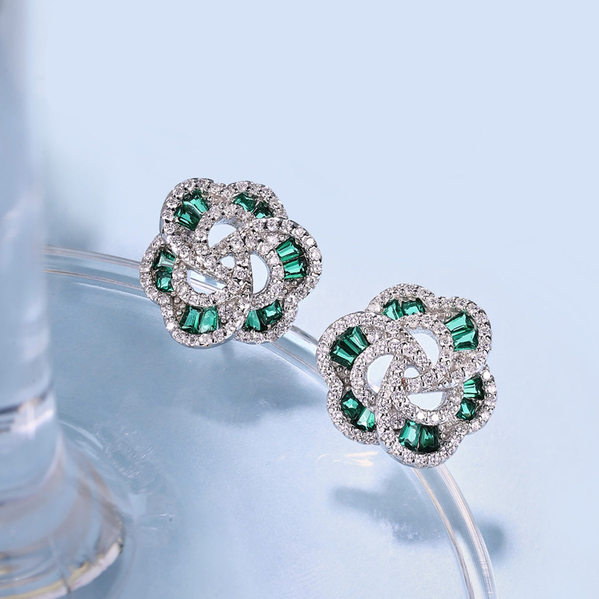 Pomuse – Exquisite Ohrringe in Blumenform für den Alltag