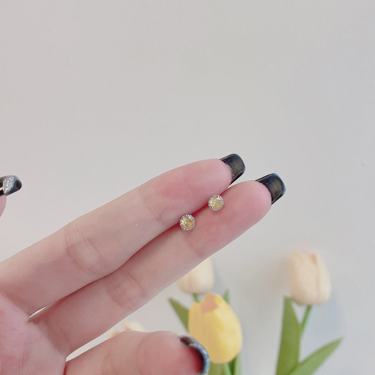 Pomuse Sparkling Colorful Round Shape Earrings