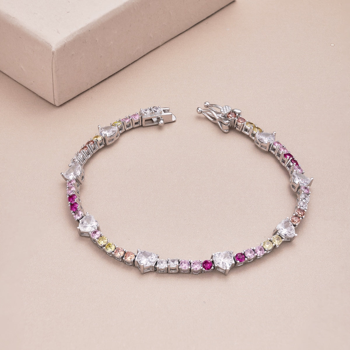 Pomuse Romantic Heart Shape Round Cut Lover Bracelet