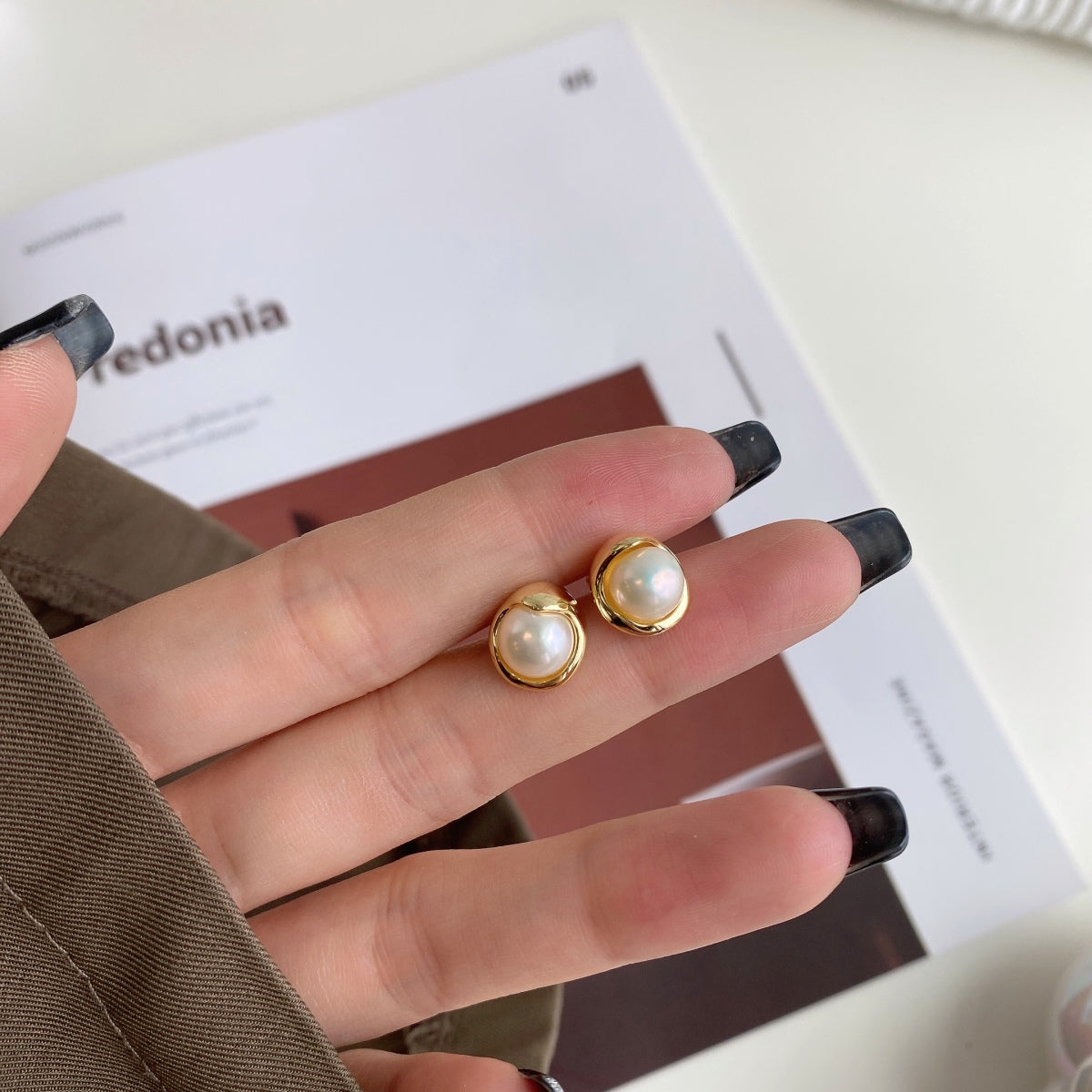 Pomuse Dainty Bread Pearl Earrings