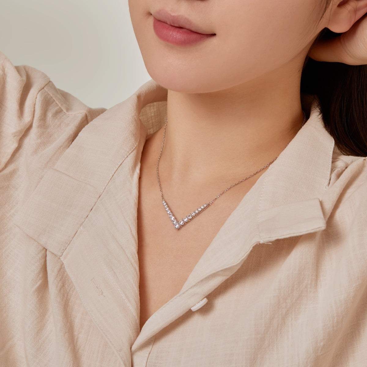 Pomuse Ornate Round Cut Necklace