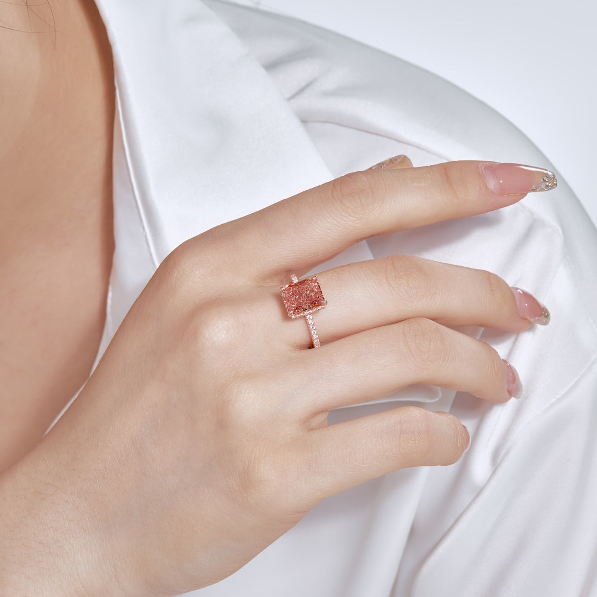 Pomuse 4.0 Carat Luxurious Engagement Ring
