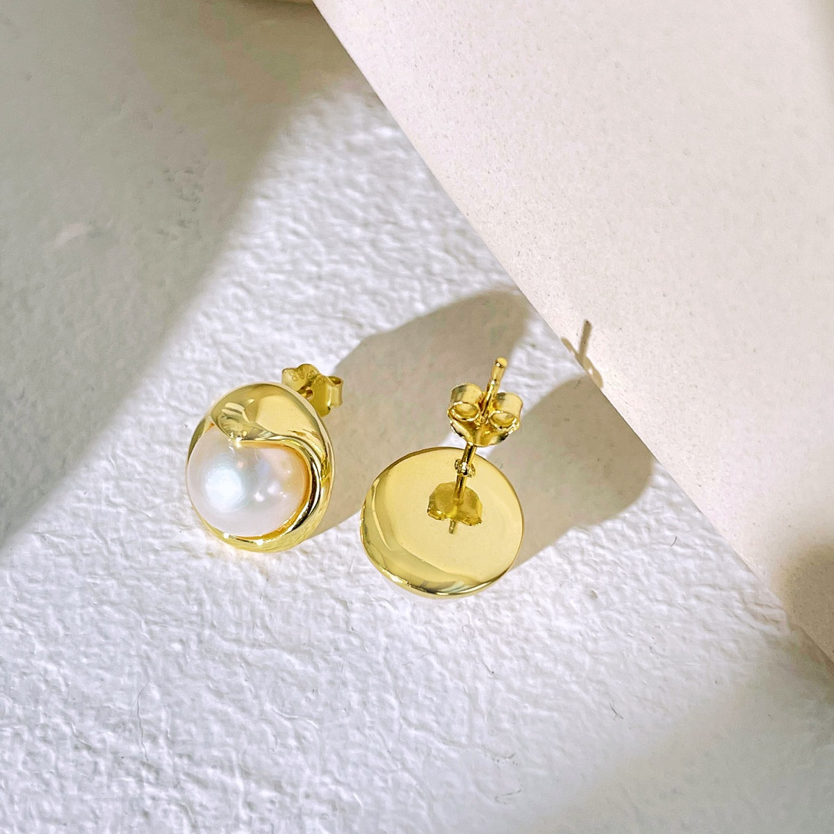 Pomuse Dainty Bread Pearl Earrings