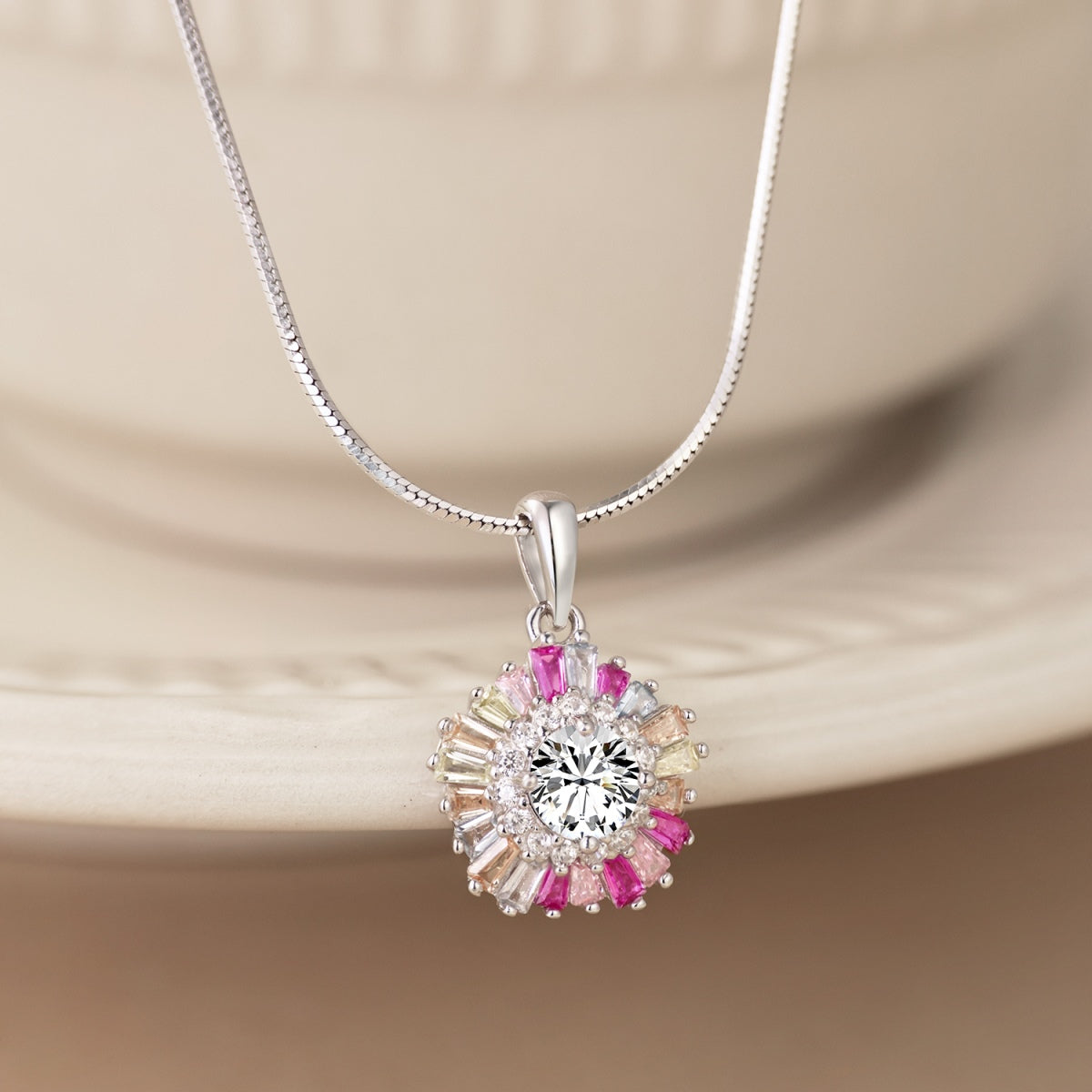Pomuse Charming Flower Colorful Necklace