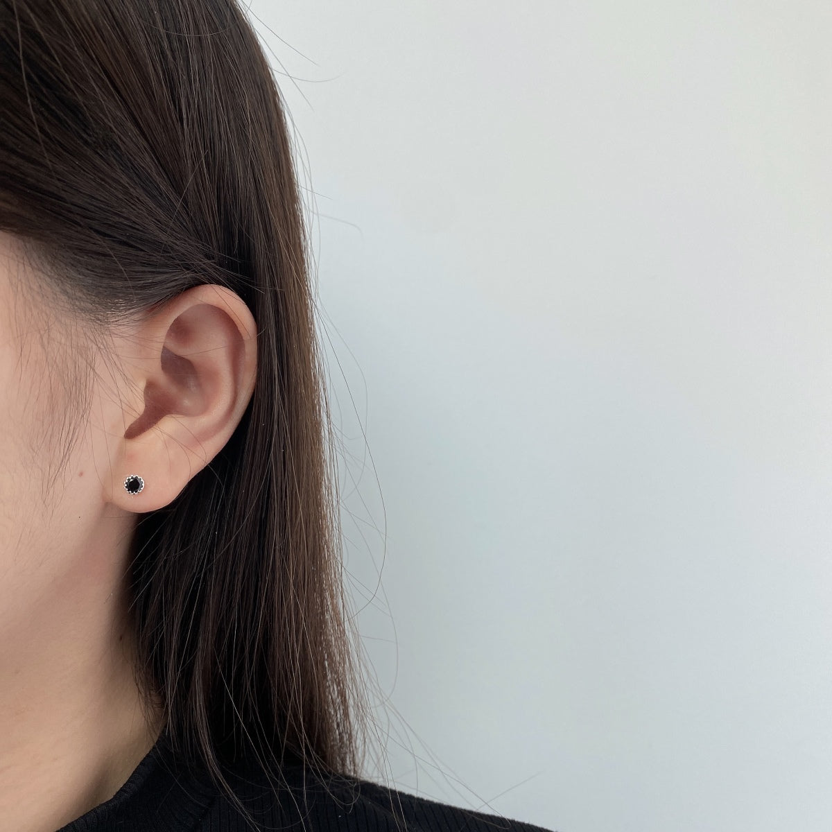 Pomuse Sparkling Colorful Round Shape Earrings