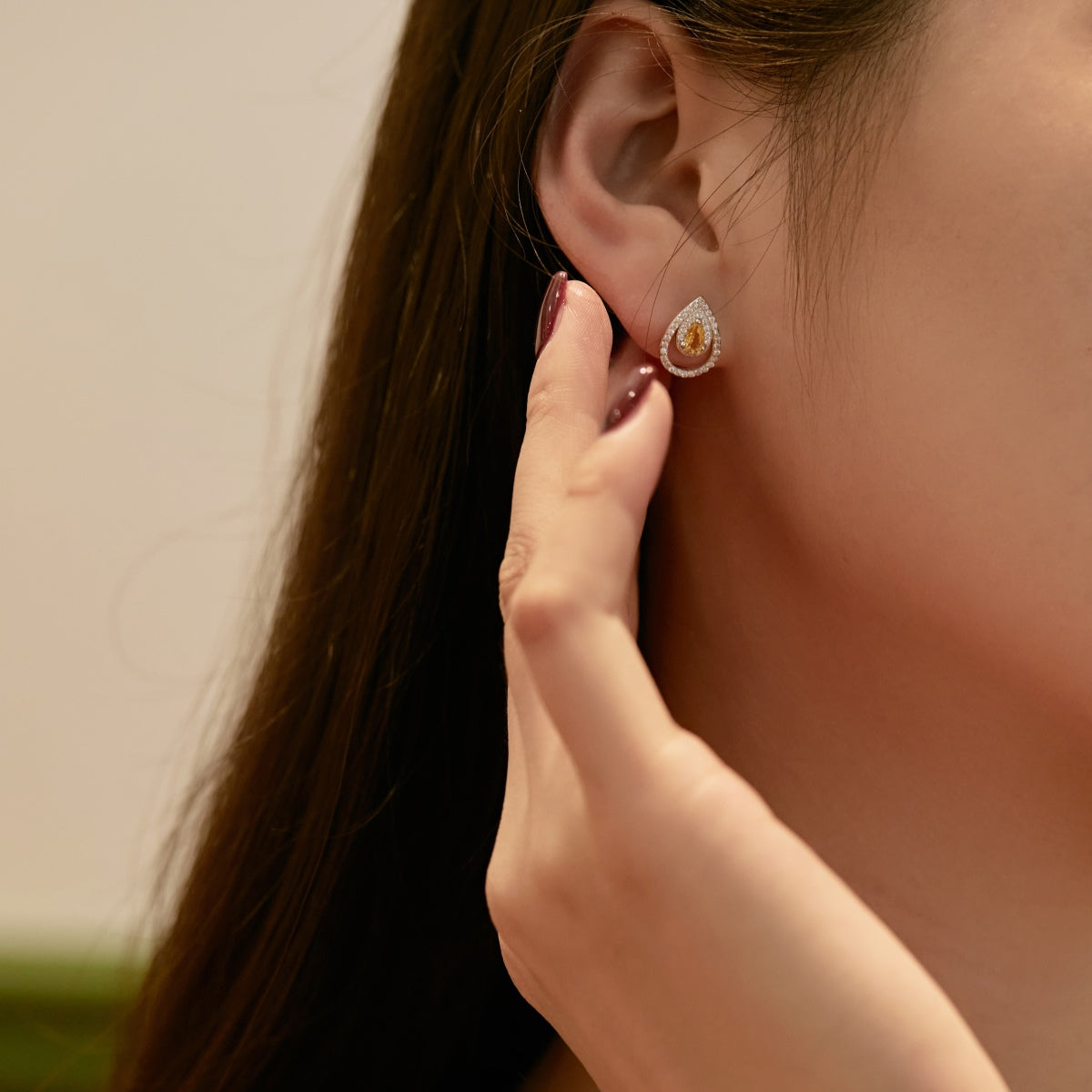 Pomuse Sparkling Delicate Water Drop Shape Daily Earrings