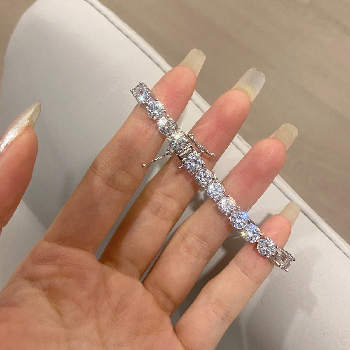 Pomuse Ornate Sparkling Round Cut Wedding Bracelet