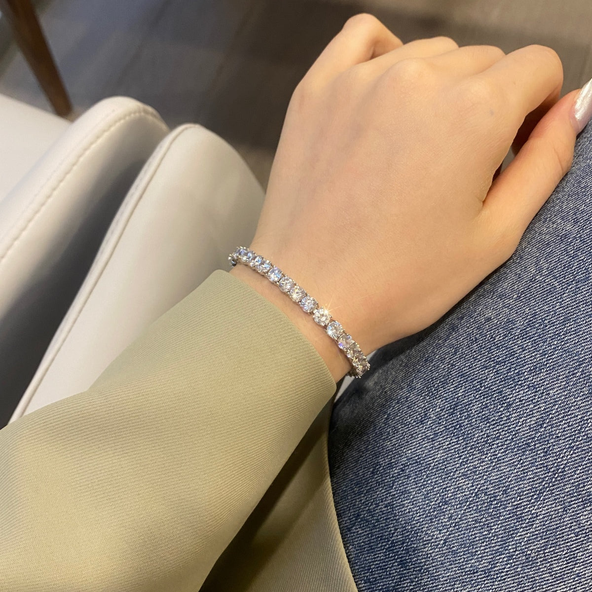 Pomuse Ornate Sparkling Round Cut Wedding Bracelet