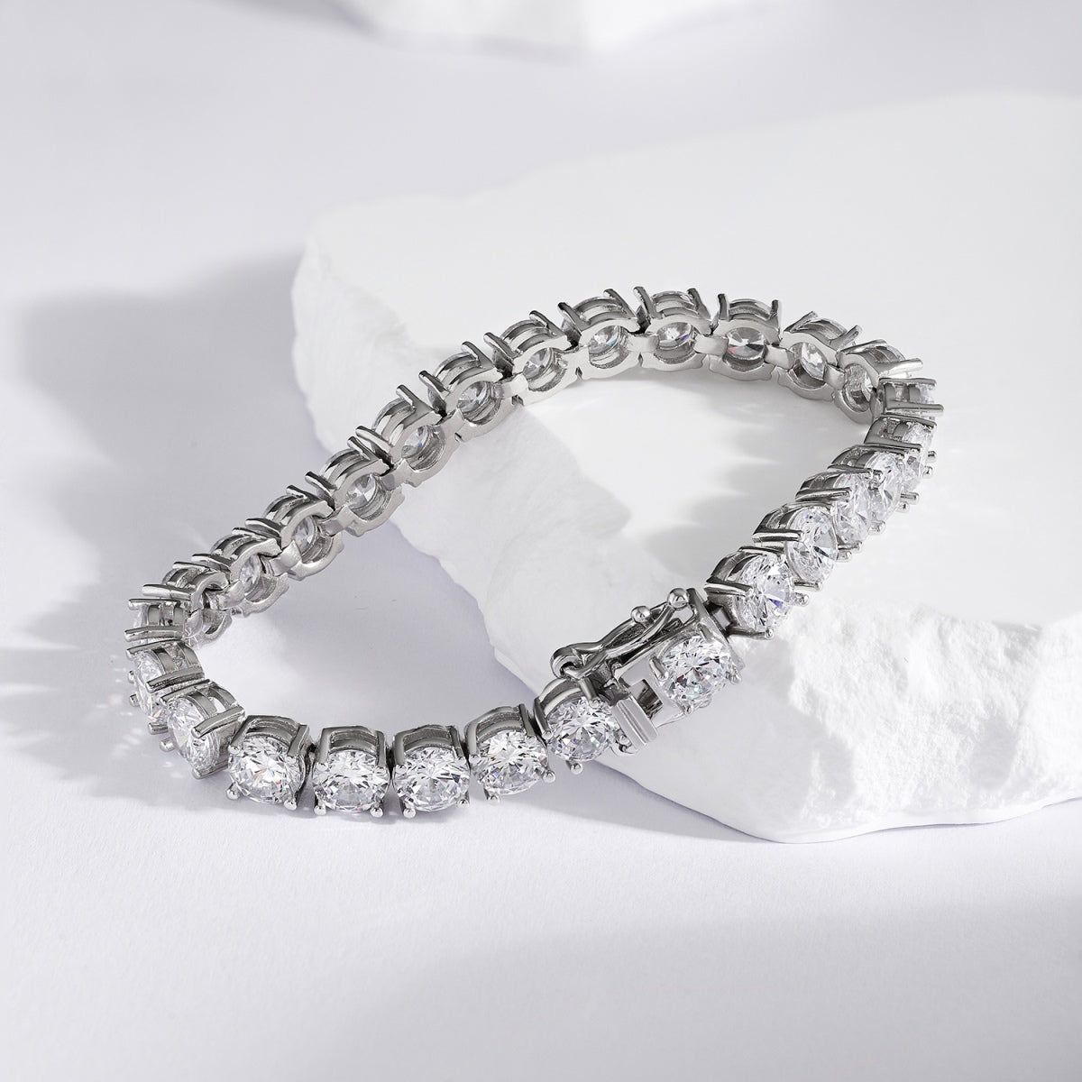 Pomuse 0.75 Carat Dazzling Round Cut Wedding Bracelet