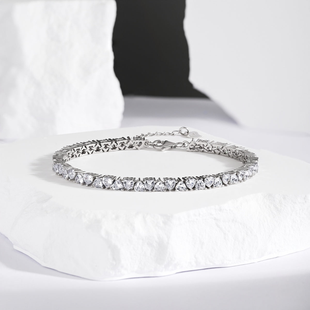 Pomuse Dazzling Romantic Heart Shape Lover Bracelet