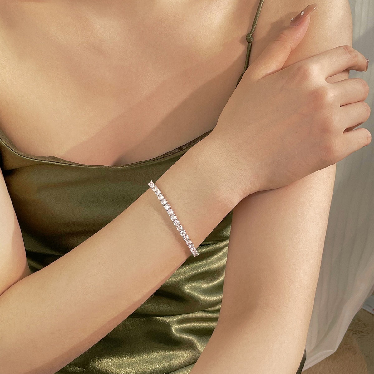 Pomuse Luxurious Ornate Round Cut Tennis Bracelet
