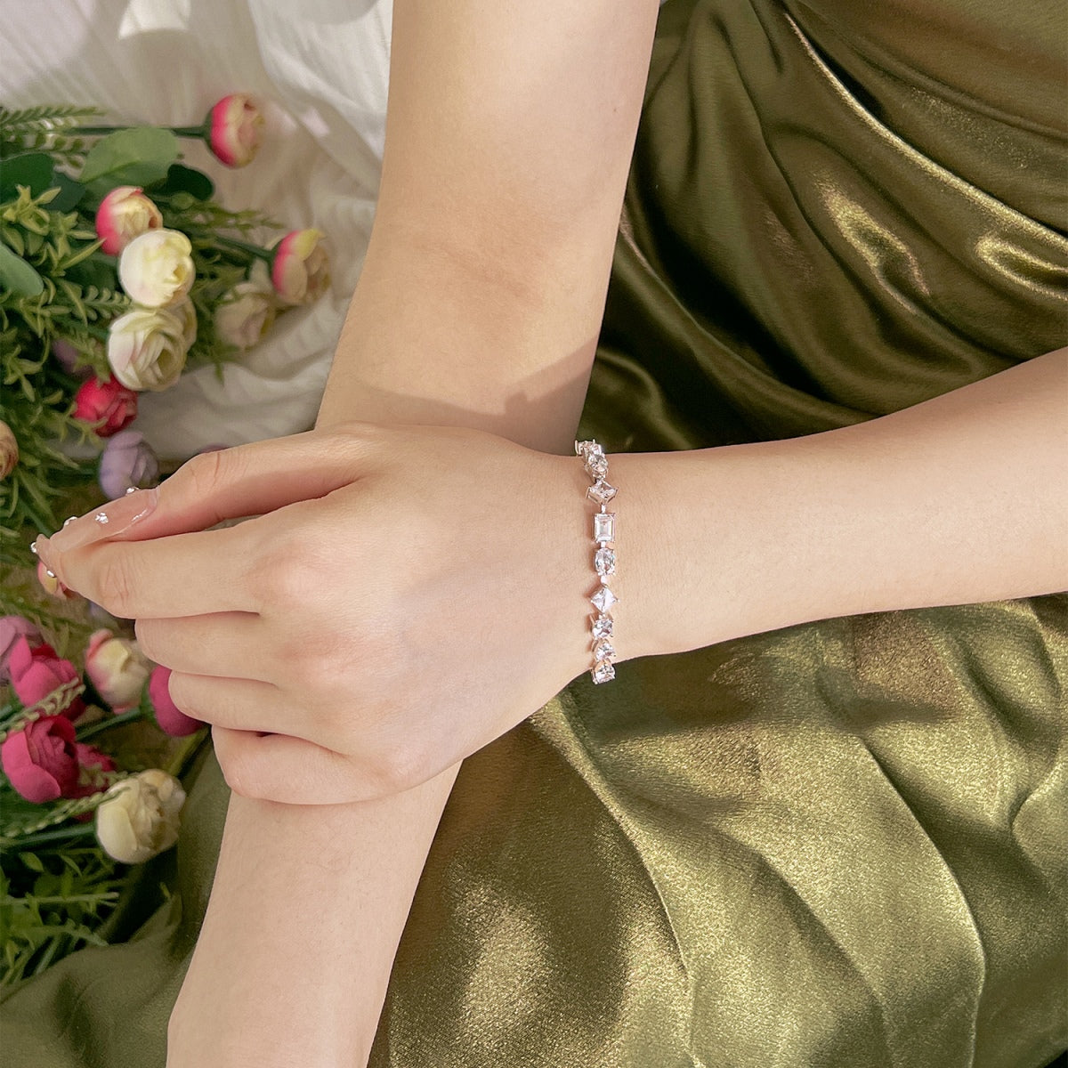 Pomuse Unique Exquisite Multi Cut Daily Bracelet