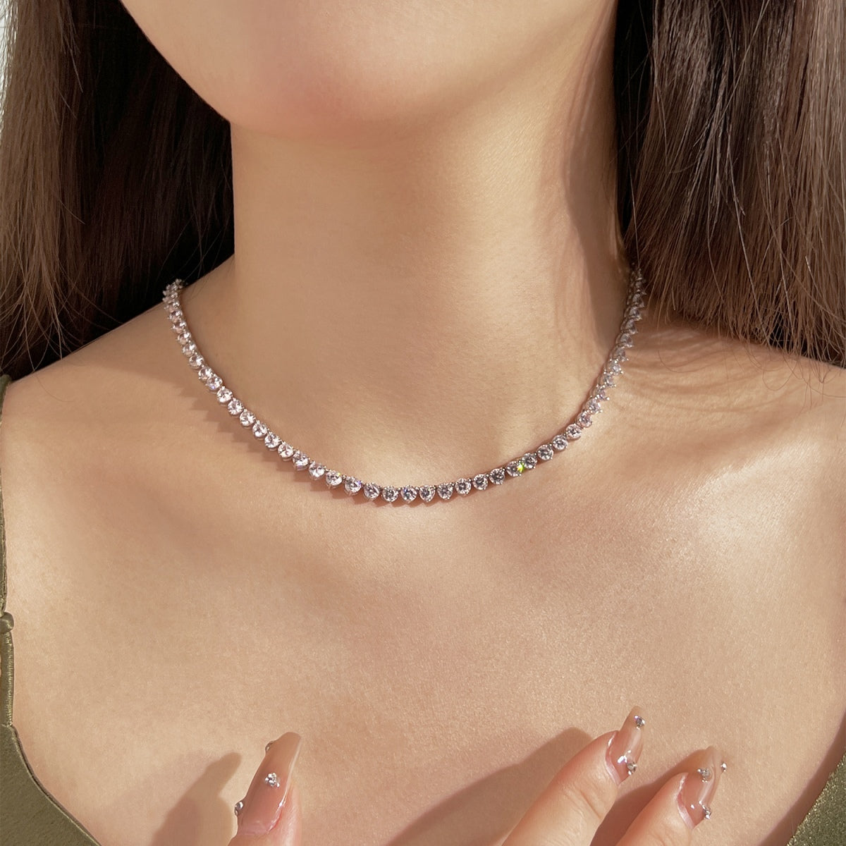 Pomuse Ornate Heart Cut Tennis Necklace