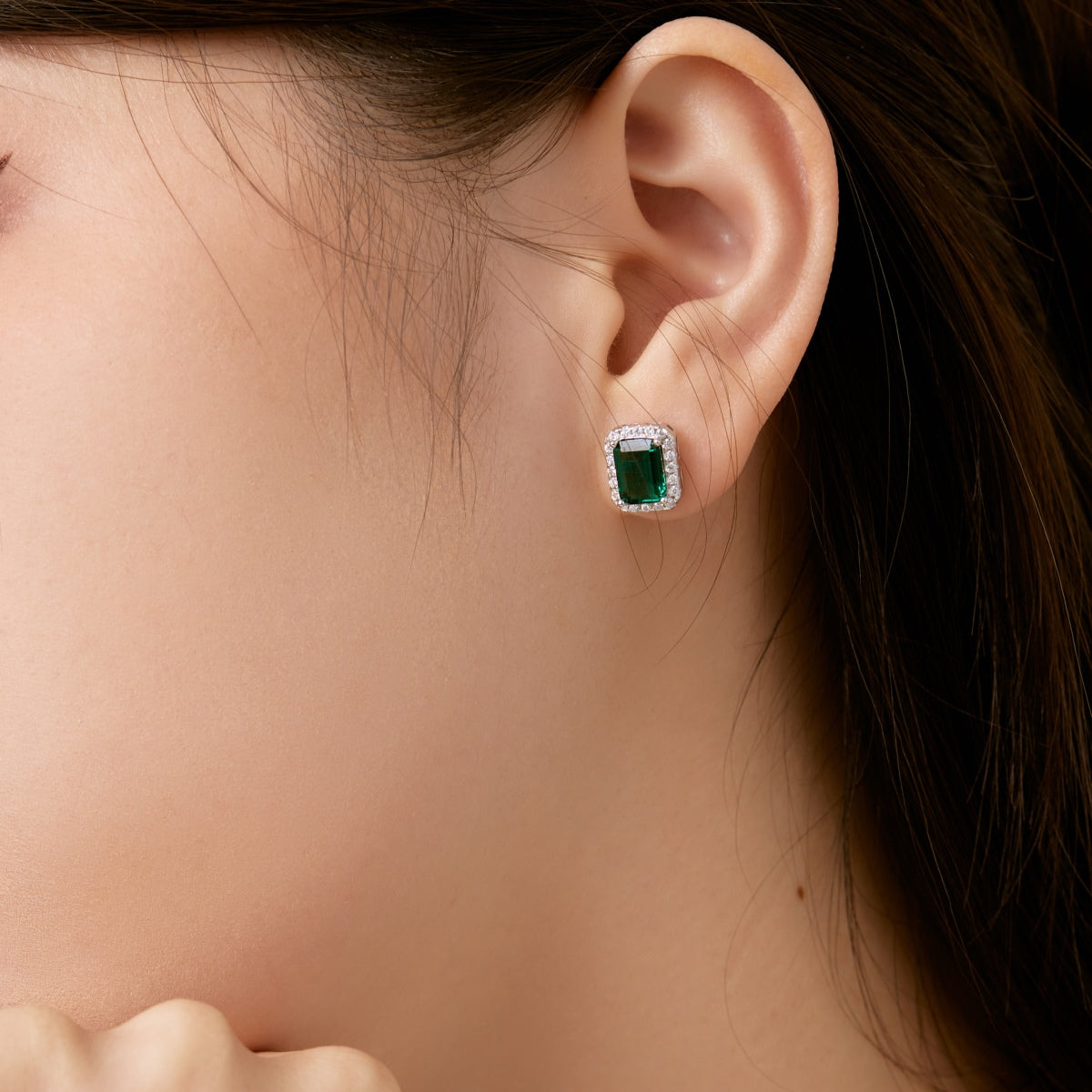 Pomuse Luxurious Dainty Emerald Cut Banquet Earrings