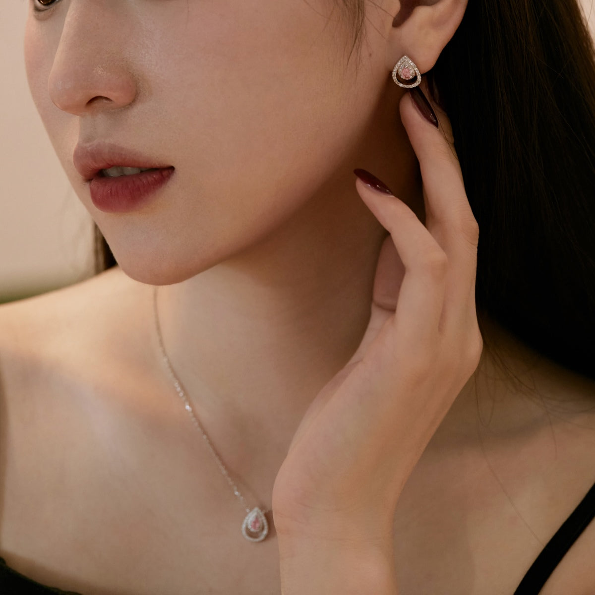 Pomuse Sparkling Delicate Water Drop Shape Daily Earrings