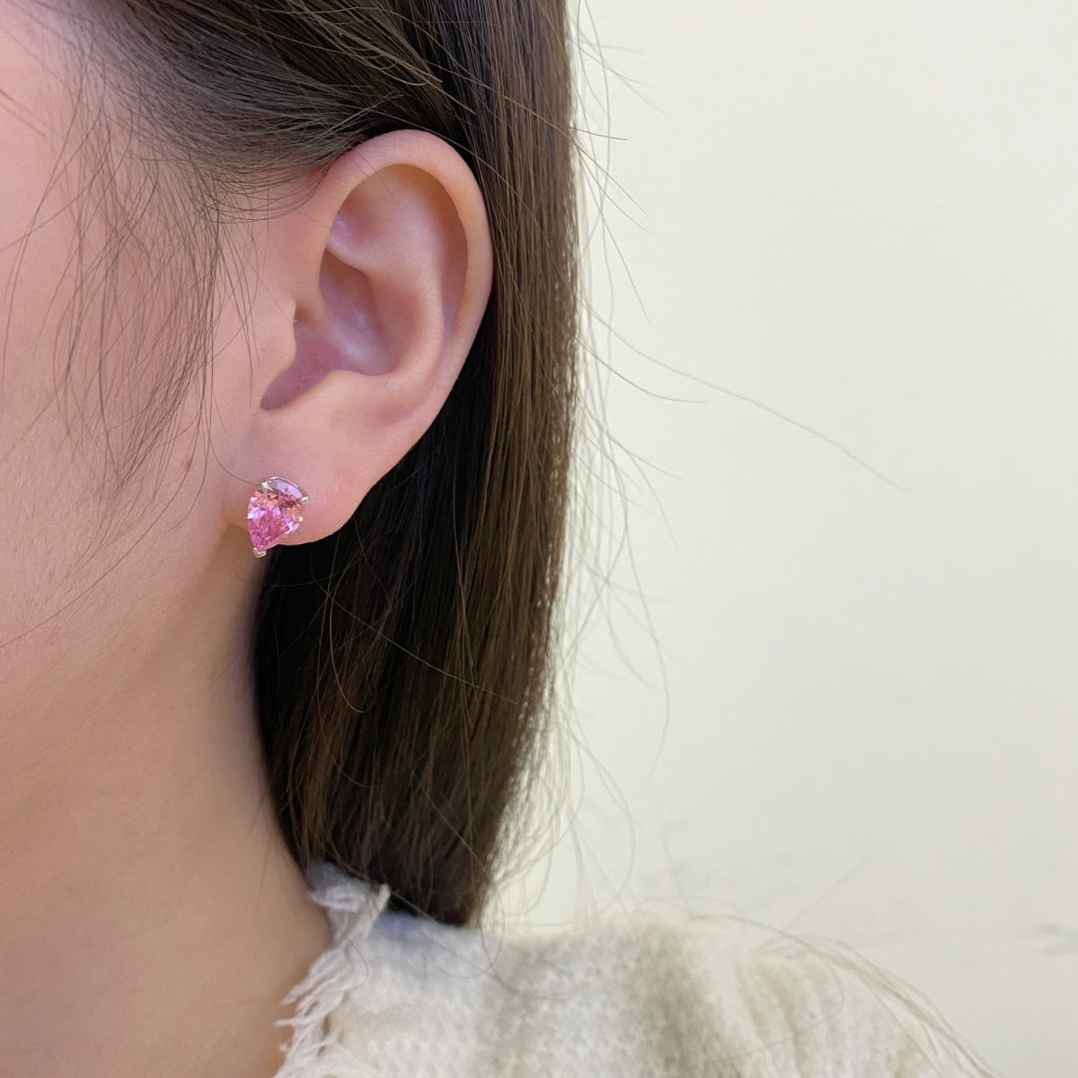 Pomuse Ornate Water Drop Shape Earrings