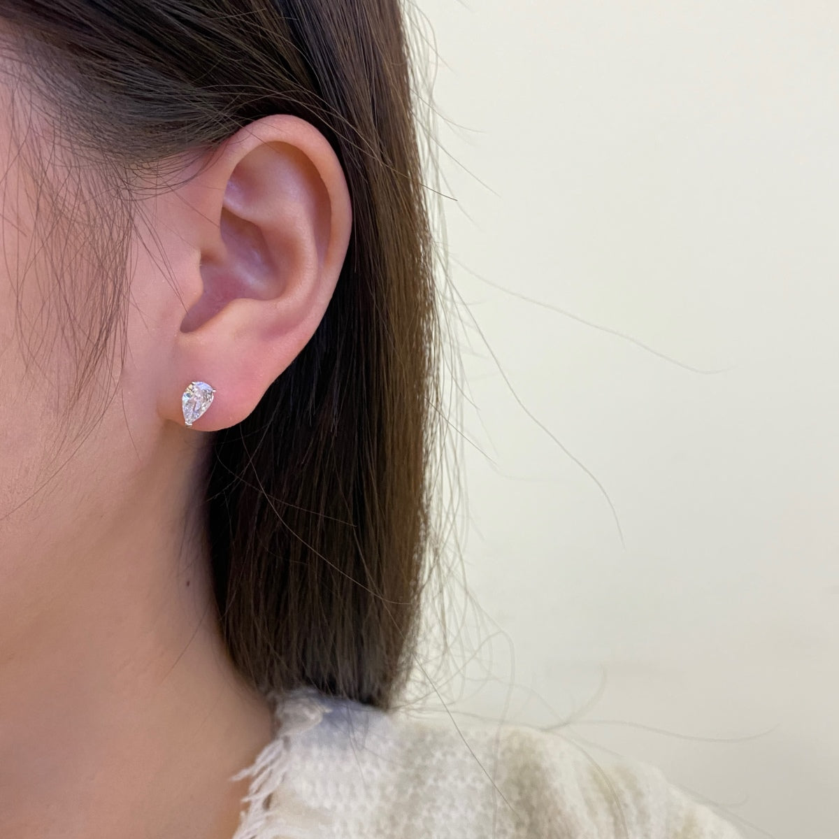 Pomuse Ornate Water Drop Shape Earrings