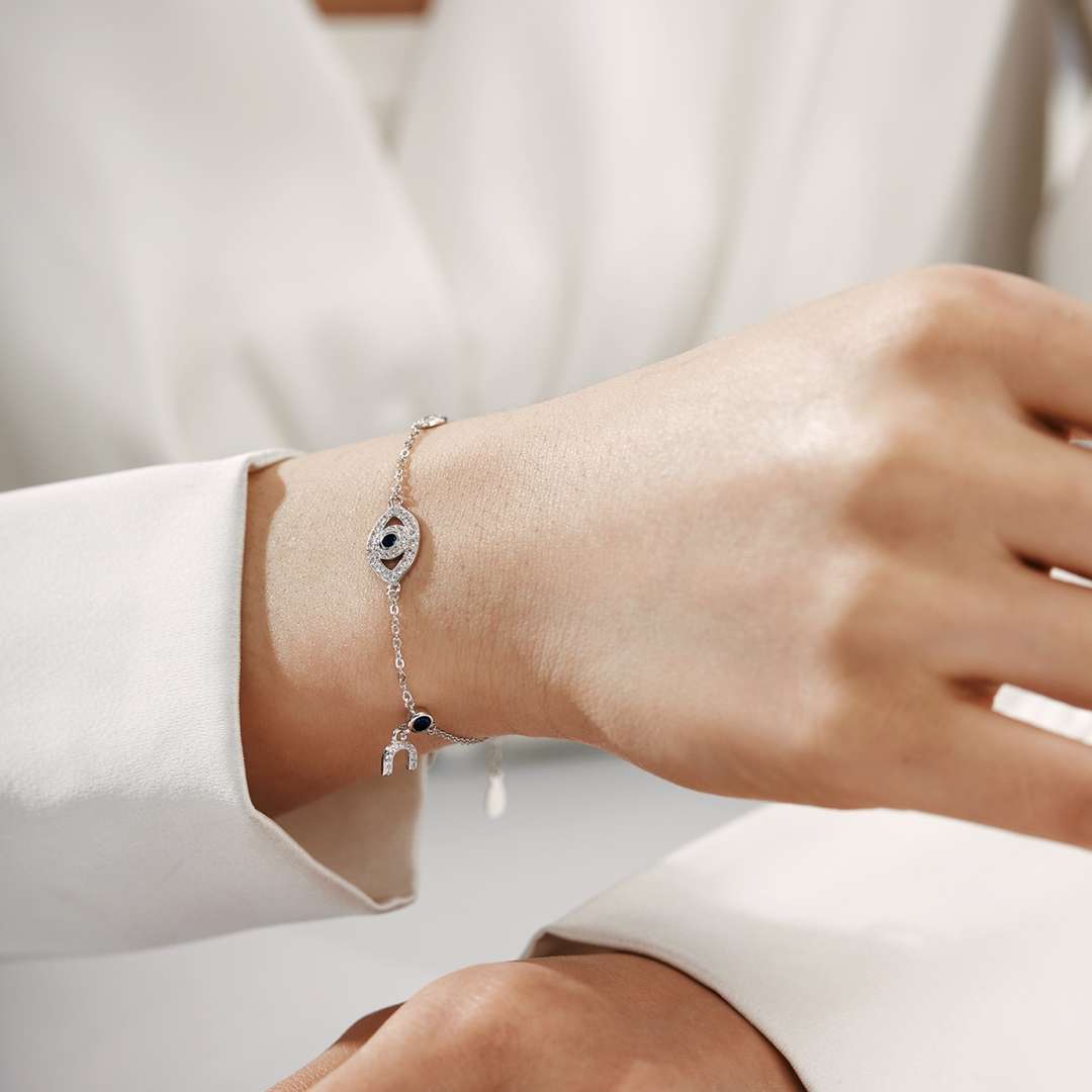 Pomuse Dainty Eye Shape Necklace