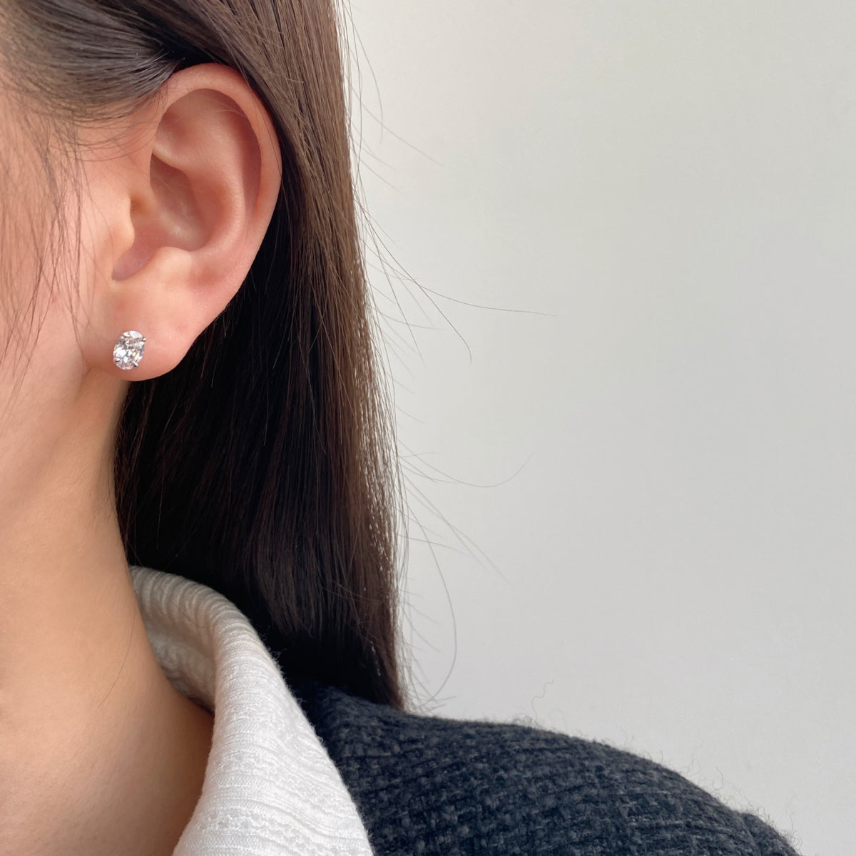 Pomuse Oval Classic Dignified Elegant Earrings