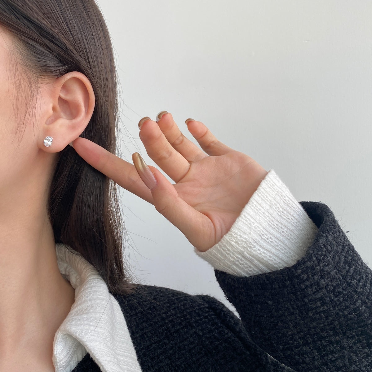 Pomuse Oval Classic Dignified Elegant Earrings