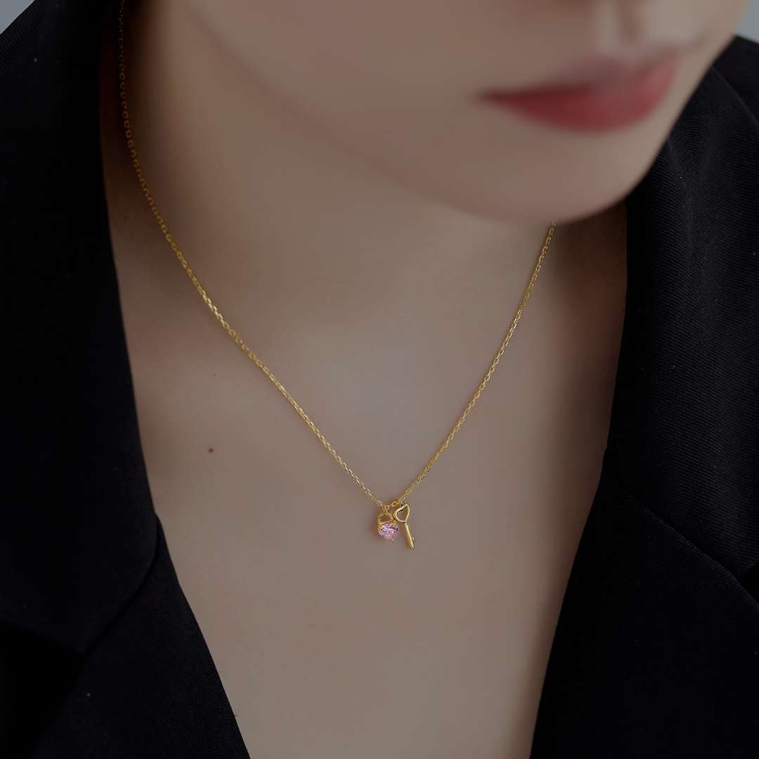 Pomuse Unique Heart Shape Key Pendent Necklace