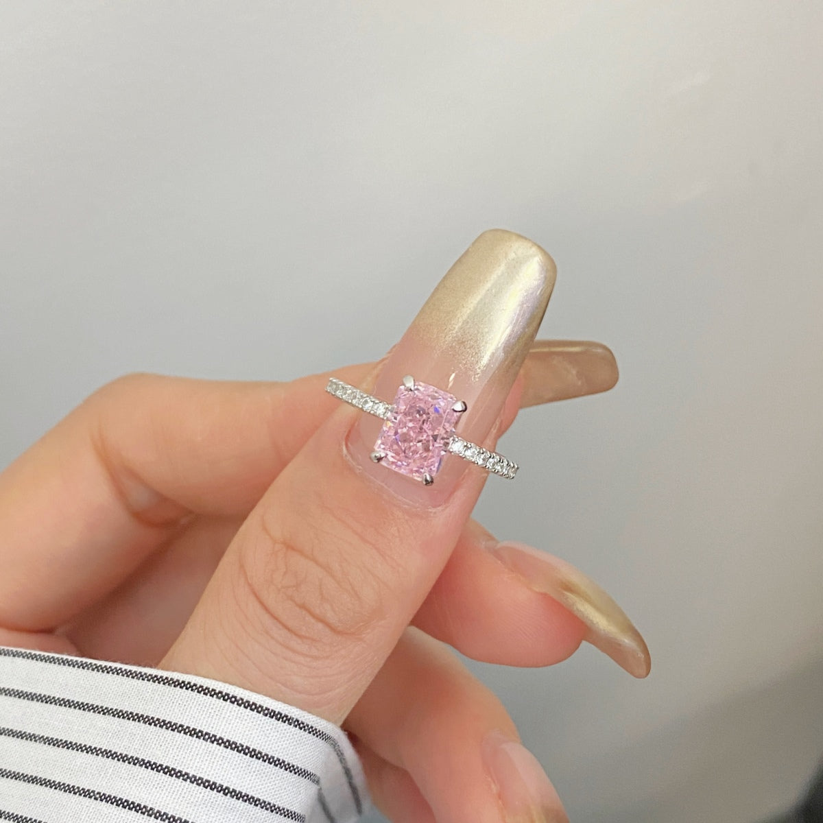 Pomuse 2.0 Carat Dazzling Sparkling Radiant Cut Party Ring
