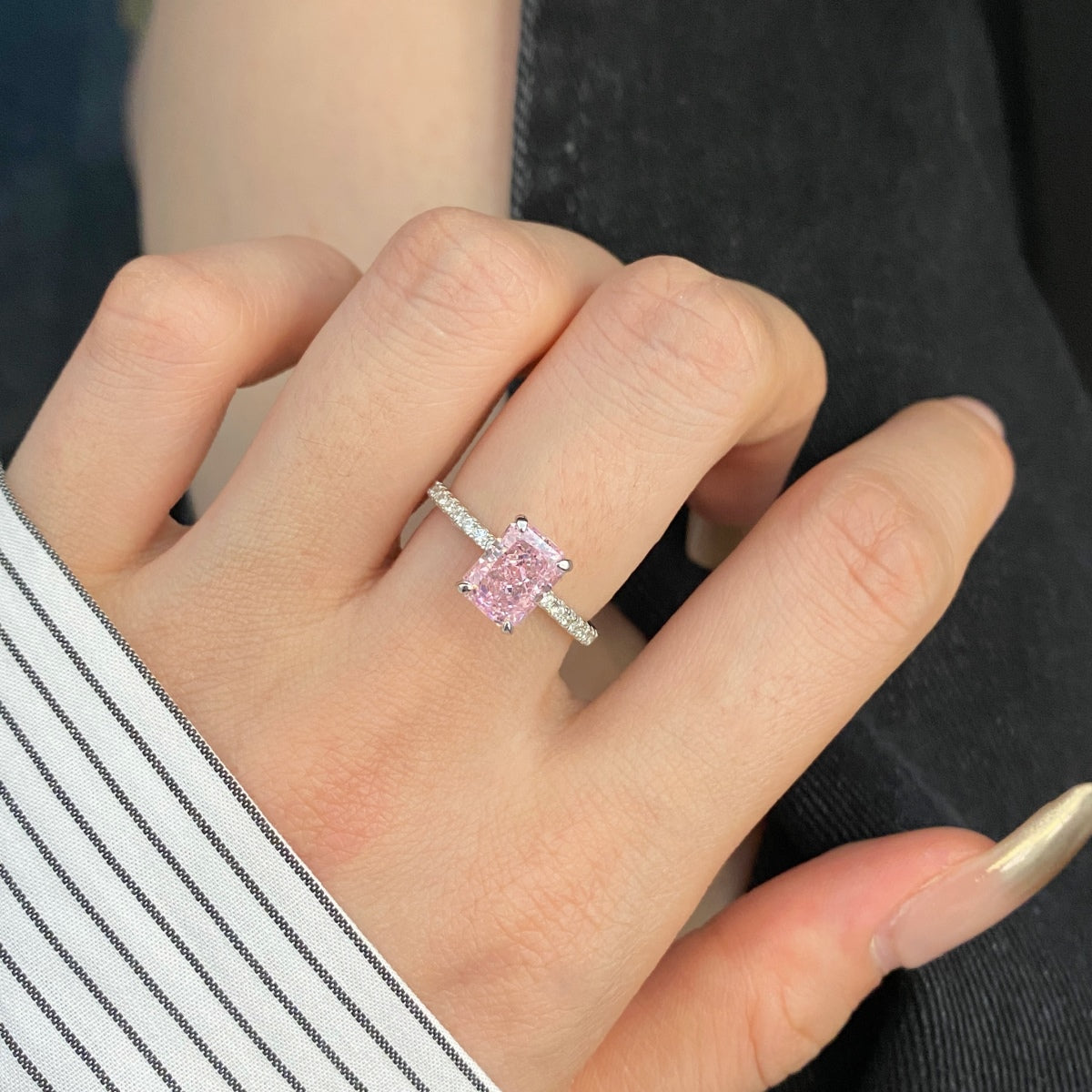 Pomuse 2.0 Carat Dazzling Sparkling Radiant Cut Party Ring
