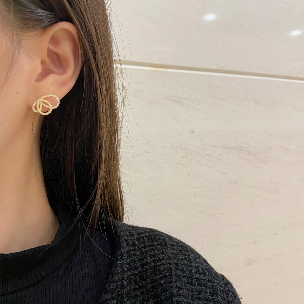 Pomuse – Exquisite Ohrringe in Schmetterlingsform