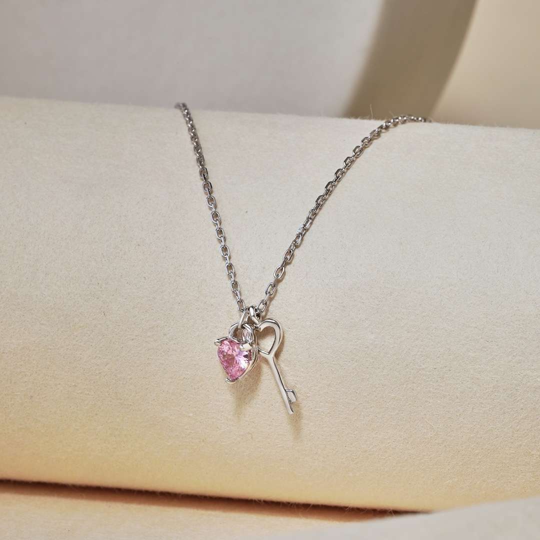 Pomuse Unique Heart Shape Key Pendent Necklace