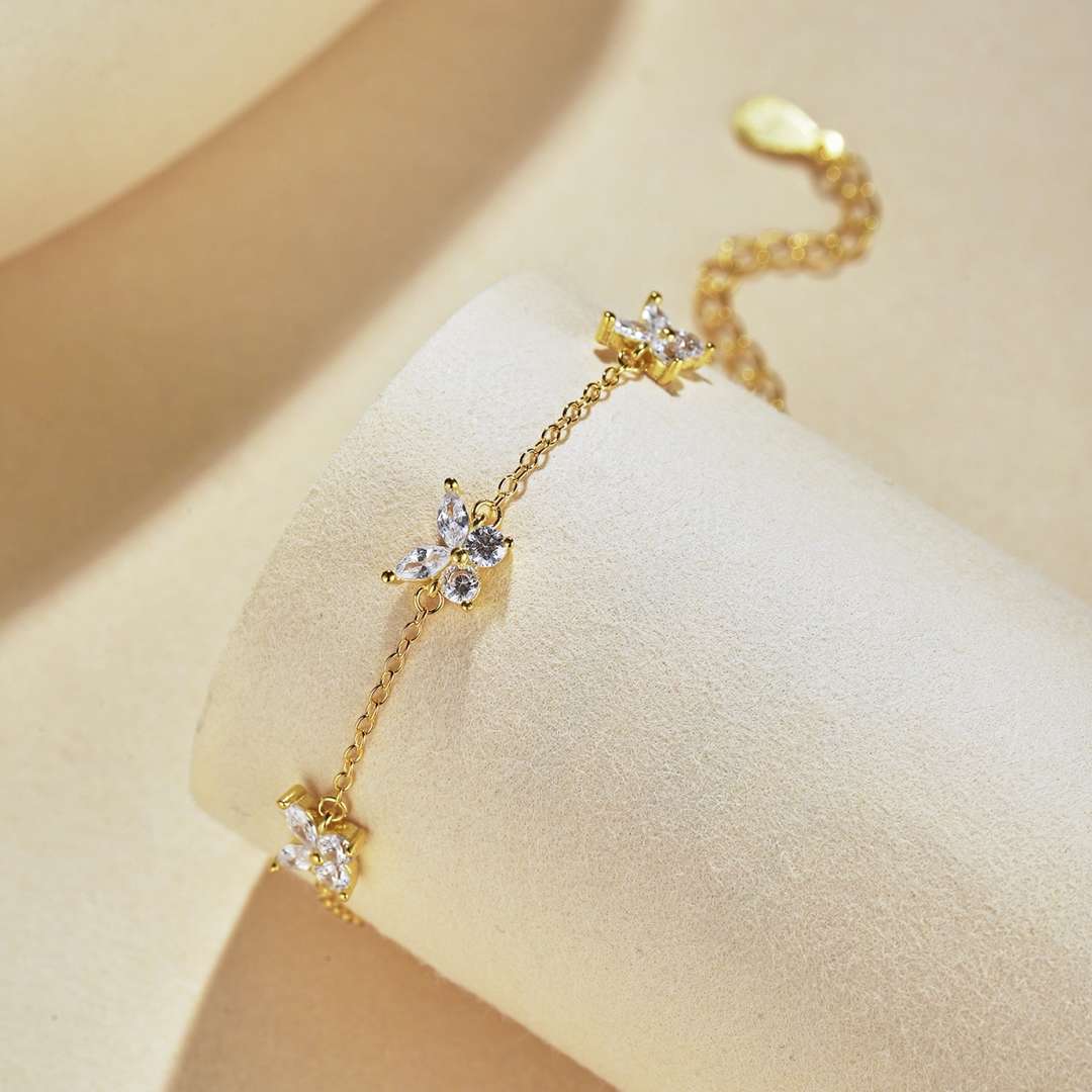 Pomuse Radiant Butterfly Shape Necklace