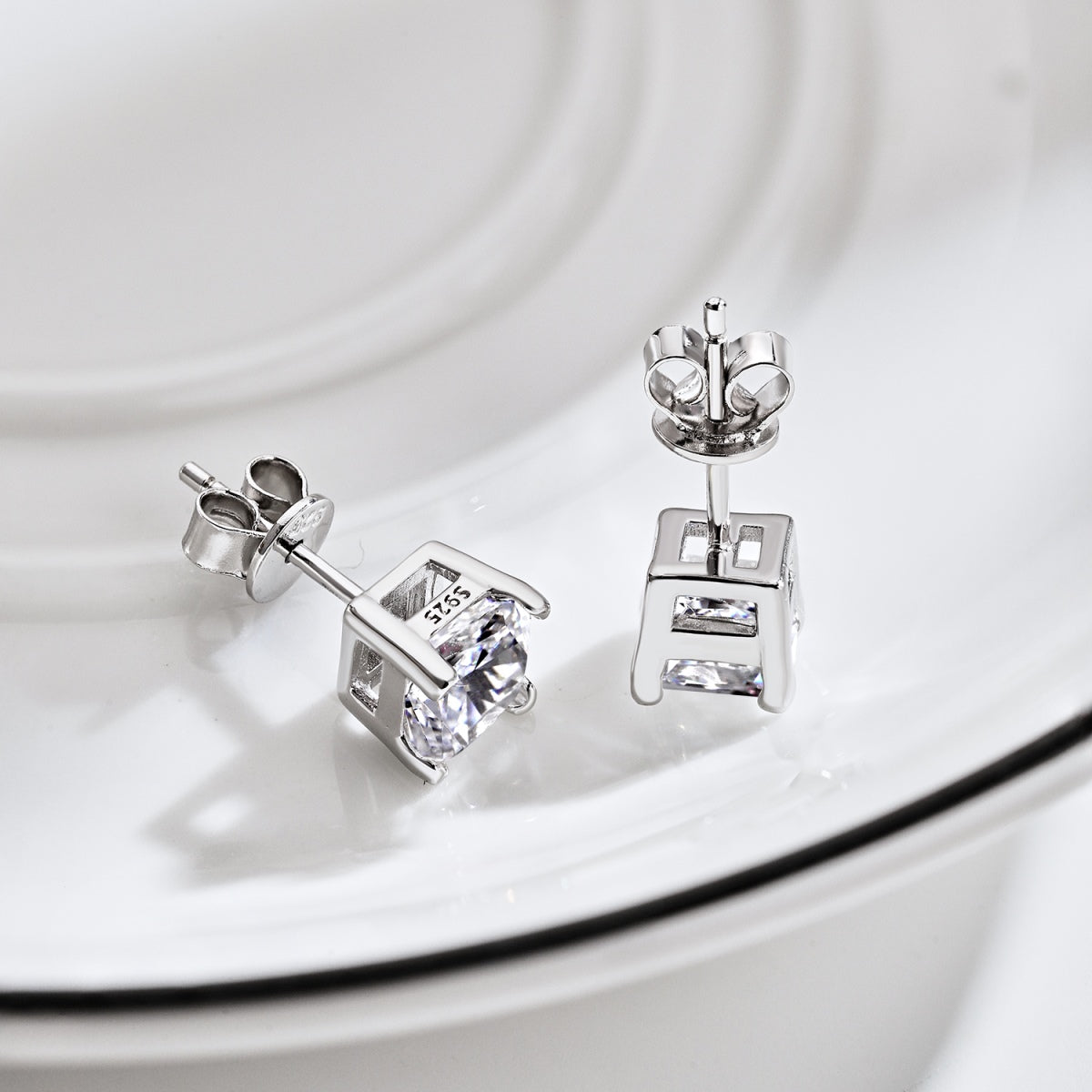 Pomuse 1.0 Carat Radiant Princess Cut Wedding Earrings