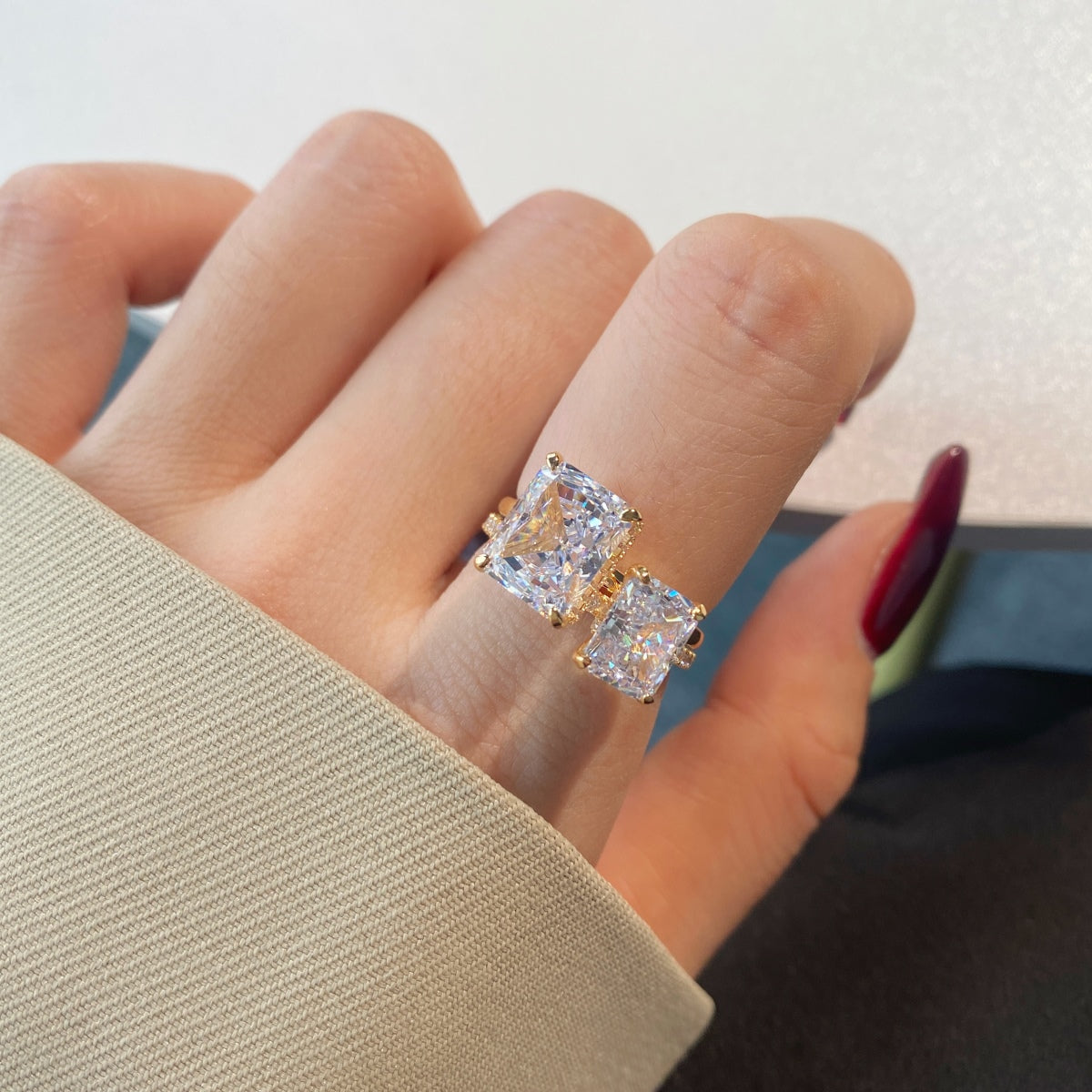 Pomuse 4.0 Carat Ornate Enchanting Radiand Cut Banquet Ring