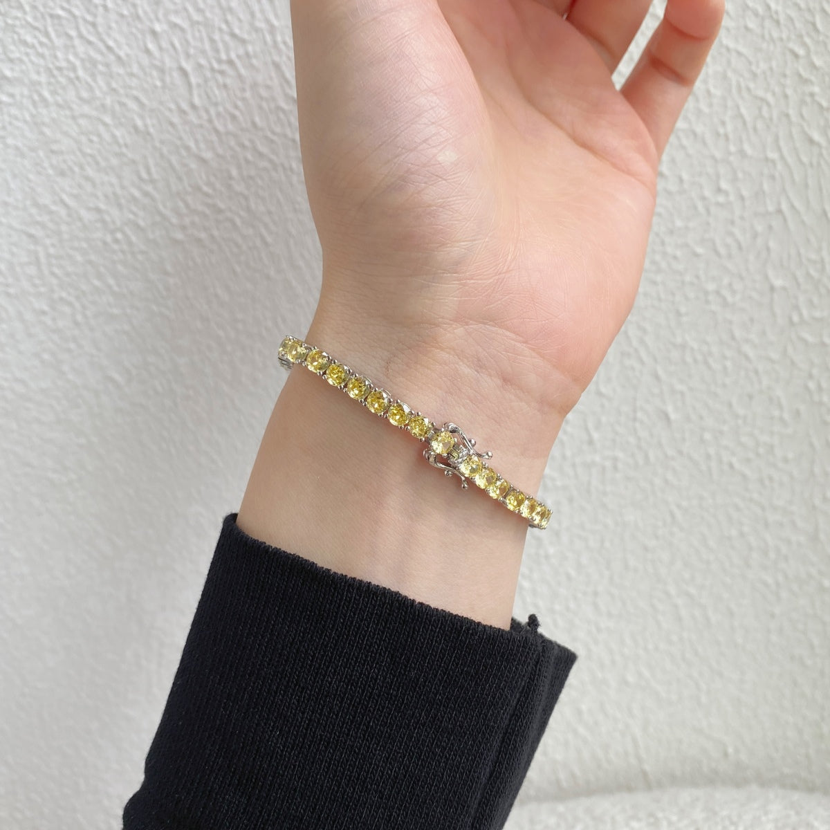 Pomuse Ornate Dazzling Round Cut Tennis Bracelet