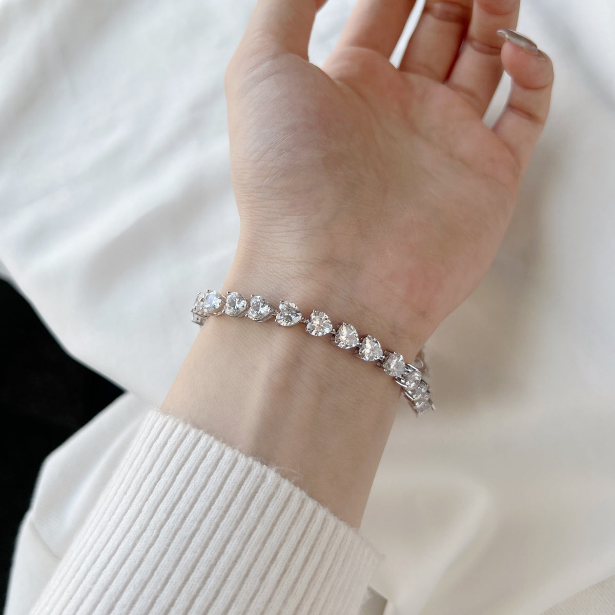 Pomuse 0.75 Carat Elegant Romantic Heart Shape Lover Bracelet
