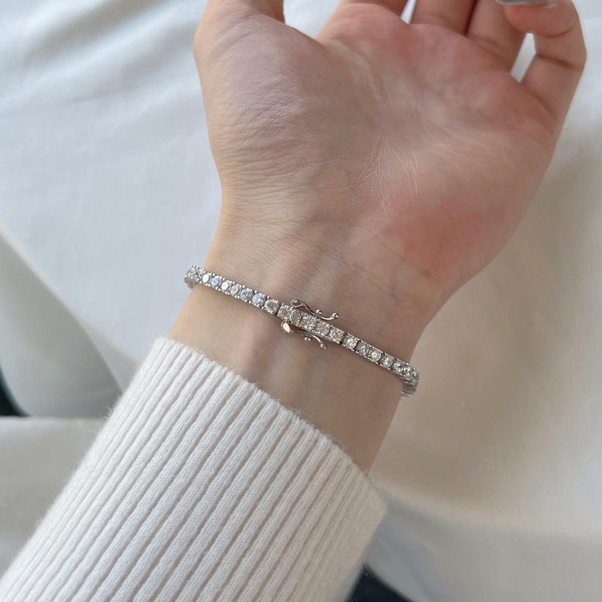 Pomuse Dainty Charming Round Cut Tennis Bracelet