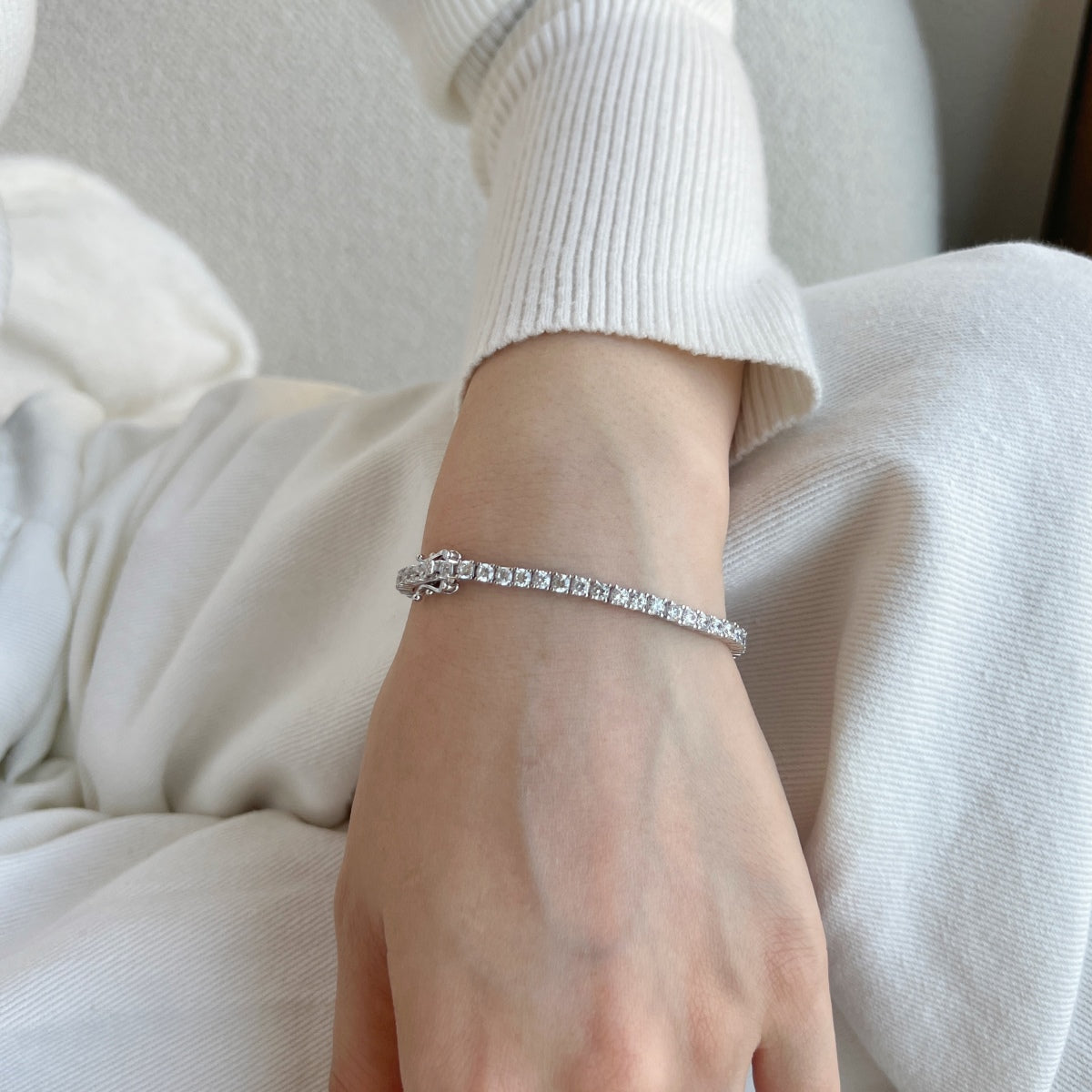 Pomuse Dainty Charming Round Cut Tennis Bracelet
