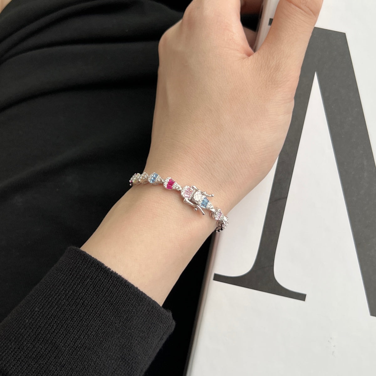 Pomuse Radiant Water Drop Shape Daily Bracelet
