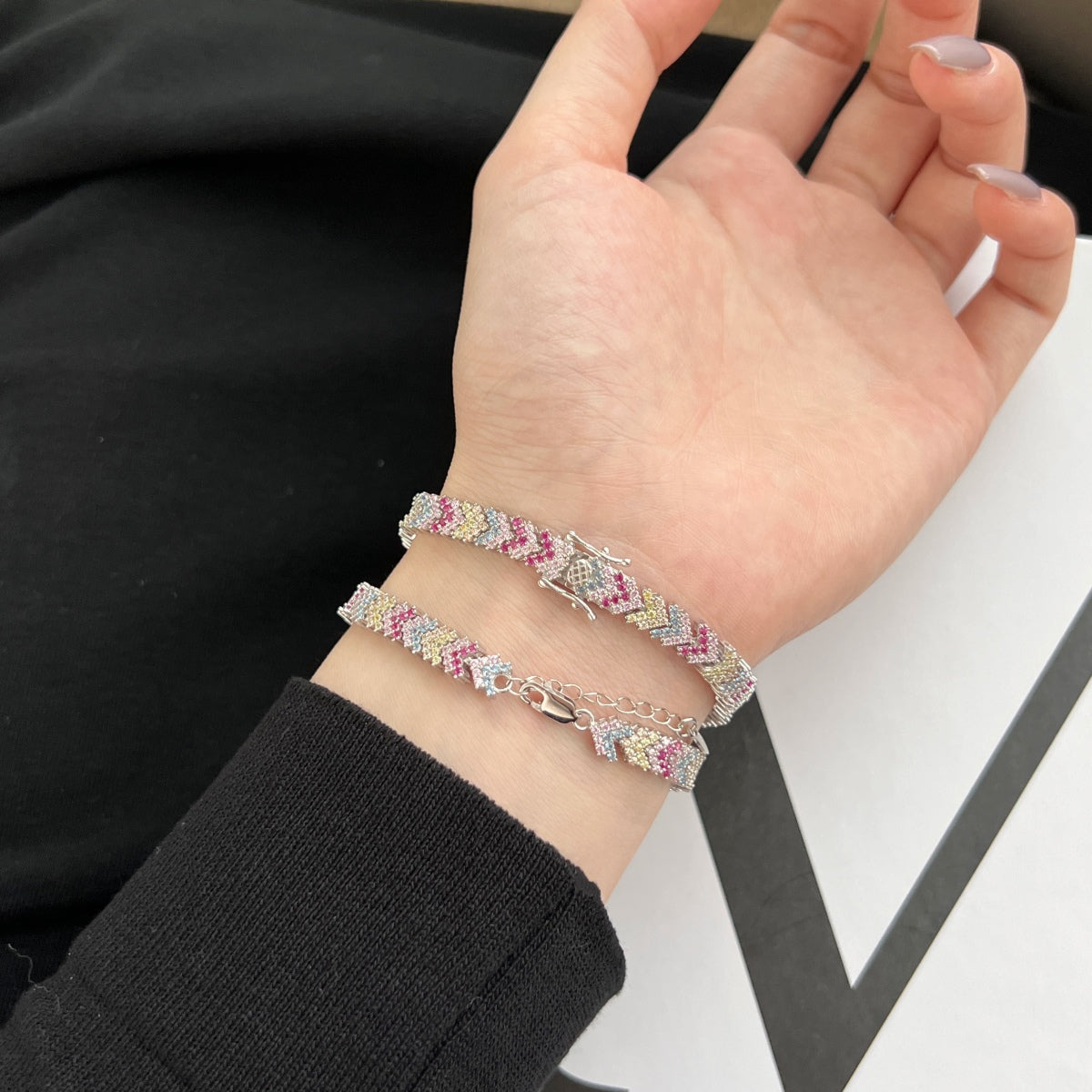 Pomuse Ornate Sparkling Round Cut Party Bracelet