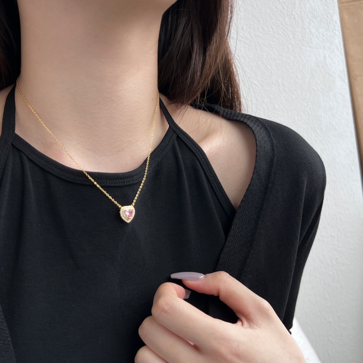 Pomuse – Exquisite Halskette in Herzform