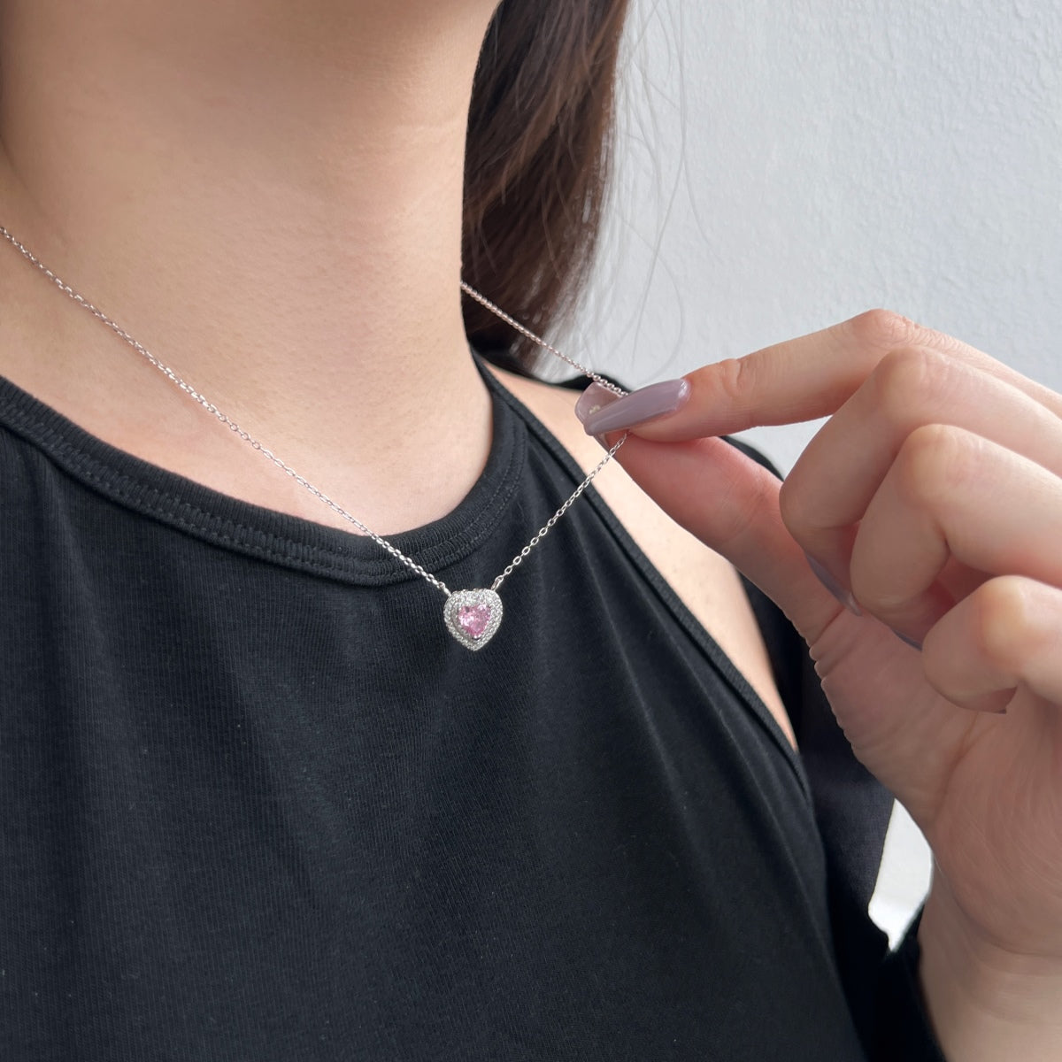 Pomuse – Exquisite Halskette in Herzform