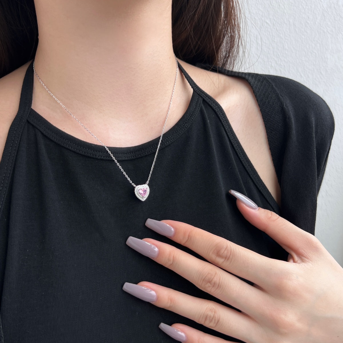 Pomuse – Exquisite Halskette in Herzform