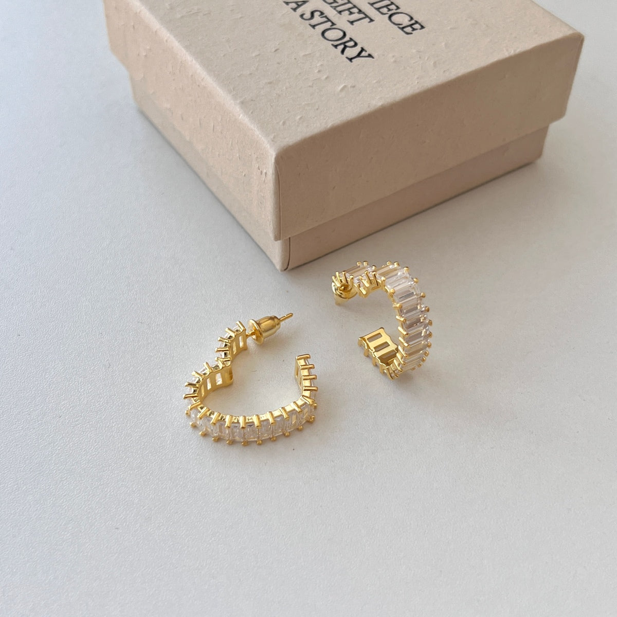 Pomuse Radiant Heart Cutout Earrings